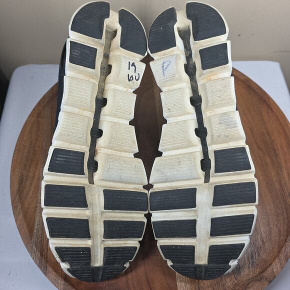 On Cloud 5 Mens Black White Size 12 Athletic Running Shoes Sneakers 59.98919 - Picture 8 of 11